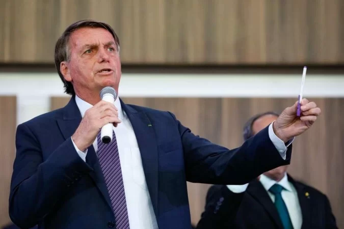 Bolsonaro critique le sondage Datafolha dans lequel il perdrait face à Lula : « Crackery »