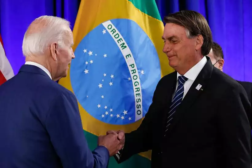 Bolsonaro dit que la conversation avec Biden était « franche »