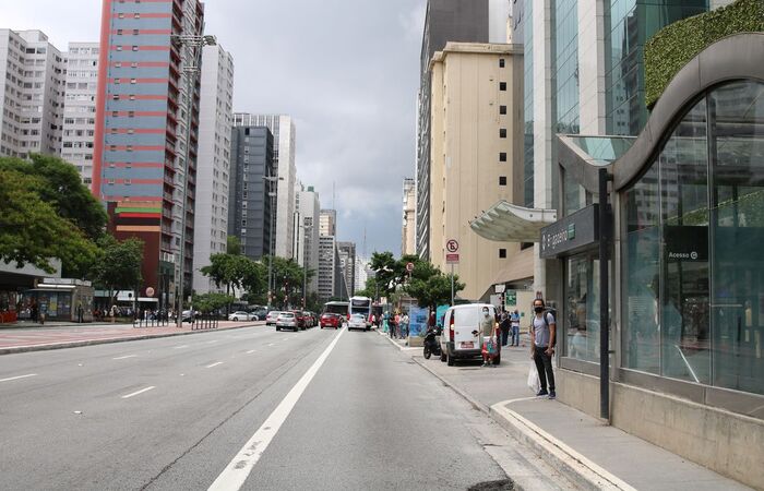 Serão recuperados 5,8 milhões de metros quadrados de vias na cidade
(Rovena Rosa/Agência Brasil) Serão recuperados 5,8 milhões de metros quadrados de vias na cidade
(Rovena Rosa/Agência Brasil)