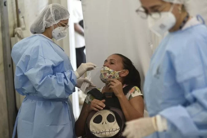  (Estudo publicado na Nature Communications aponta ainda que indvduos com comorbidades pr-existentes, especialmente asma, tem mais chance de apresentar sintomas da doena por mais de 4 semanas. Foto: Minervino Jnior/CB/D.A.Press)