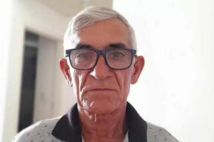 Ele foi arrastado pela correnteza no momento em que desobstruía um bueiro (Reprodução) Ele foi arrastado pela correnteza no momento em que desobstruía um bueiro (Reprodução)