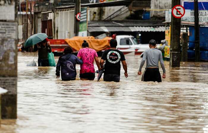 O documentrio aborda os contrastes na cidade, desde as altas temperaturas at as fortes chuvas recentes.  (Rafael Vieira/DP Foto)