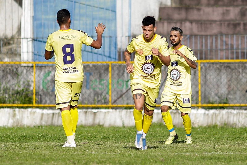 Seleção de Futebol do Paulista goleia Limoeiro pela Copa do Interior