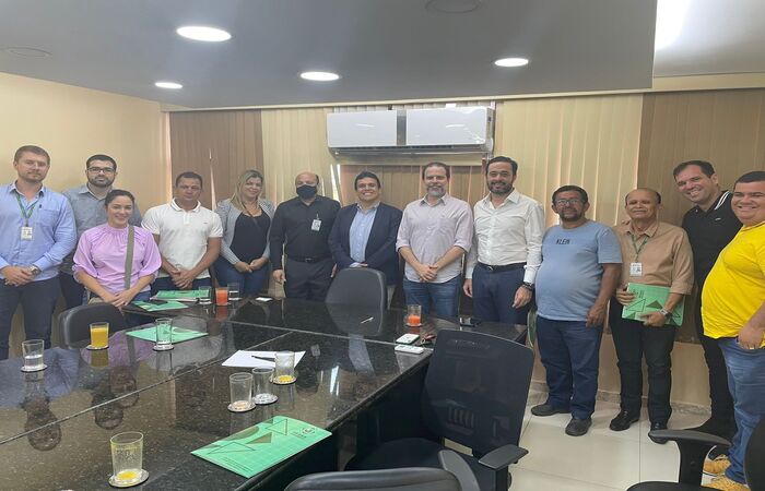  (Encontro estreitou o relacionamento entre as duas maiores centrais de abastecimento de Pernambuco. Foto: Divulgao.)