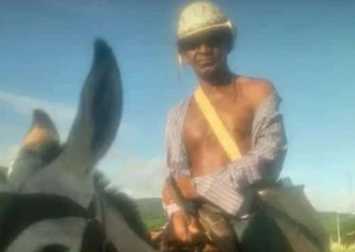 Edvaldo, tinha 61 anos, era nativo da aldeia Olho D%u2019água do Padre, Terra Indígena Atikum, em Carnaubeira da Penha, PE. (Foto: Reprodução)