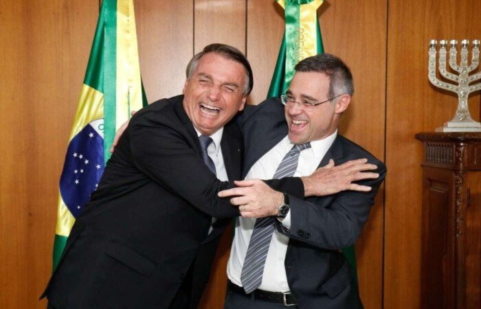 Ministro indicado pelo presidente Bolsonaro pediu mais tempo para analisar aes que envolvem o chefe do Executivo
 (Crdito: Alan Santos/PR)