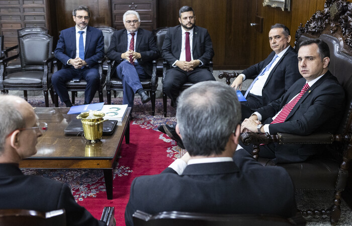 Reunio entre representantes do Comsefaz e o presidente do Senado discutiu a questo (Pedro Gontijo/Agncia Senado)