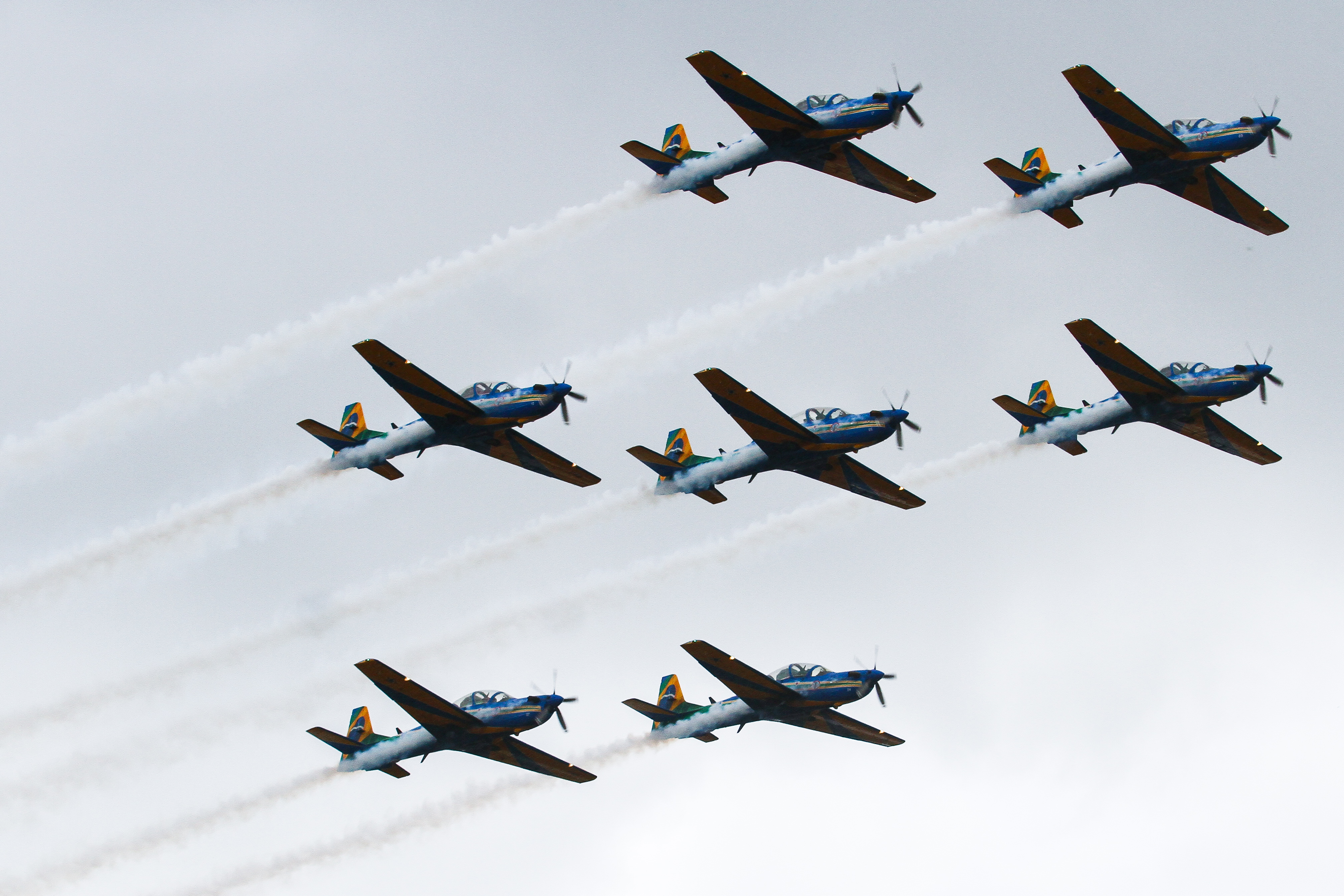 Os avies se apresentaram no cu de Caruaru numa velocidade que variava entre 400 e 450 km (Sandy James/DP Foto)