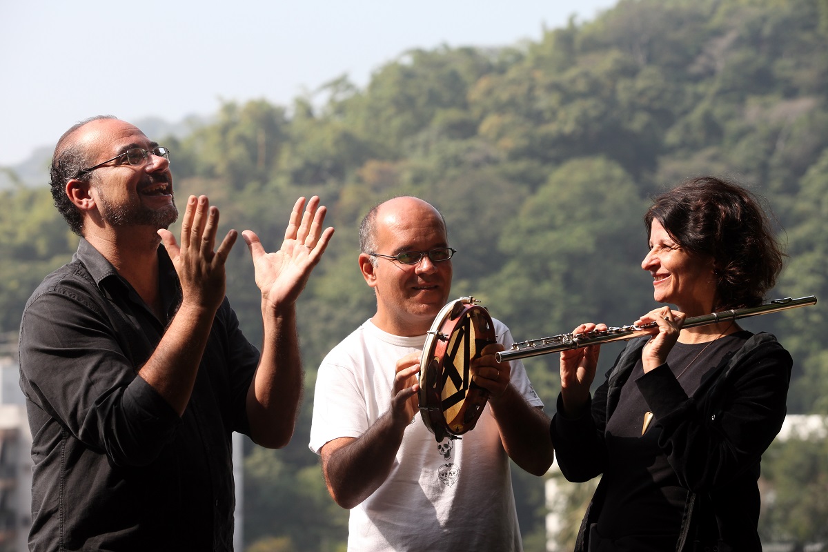 A flautista Andrea Ernest Dias, o pianista Paulo Braga e o percussionista Marcos Suzano unem suas experincias no grupo Trio 3.63 (Foto: Divulgao/Ful Cultural)