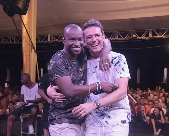  (Augusto Acioli e o cantor Thiaguinho, um dos destaques do sábado, primeiro dia do Samba Recife. Foto: Reprodução/Instagram)