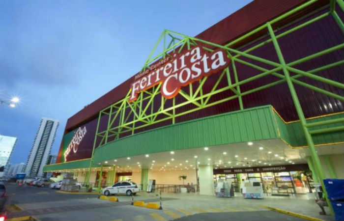 A rede de lojas, por meio de notas, disse que no compactua com a atitude da ex-funcionria (Divulgao)