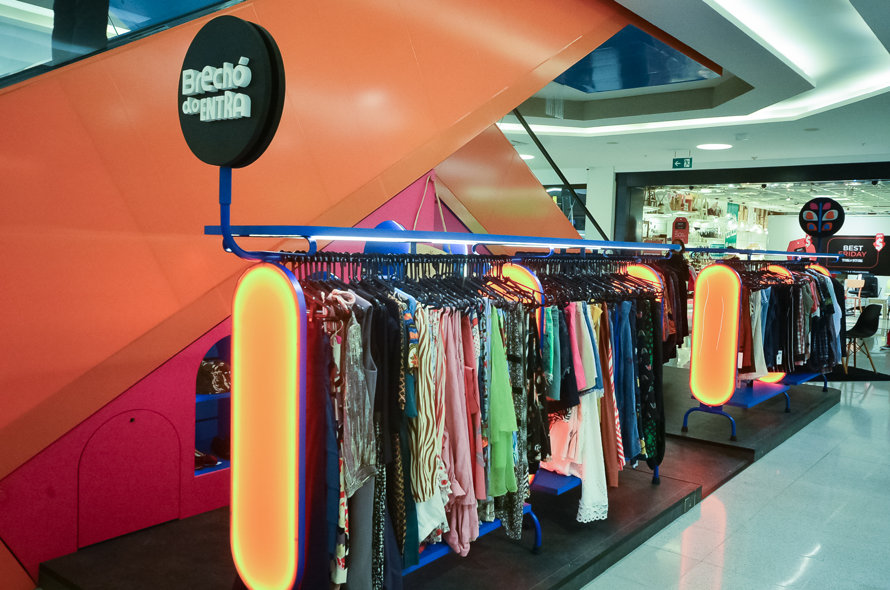 Ao social rene moda, sustentabilidade e solidariedade a preos acessveis no shopping Recife (Thiago Medeiros - AI Brech do Entra)