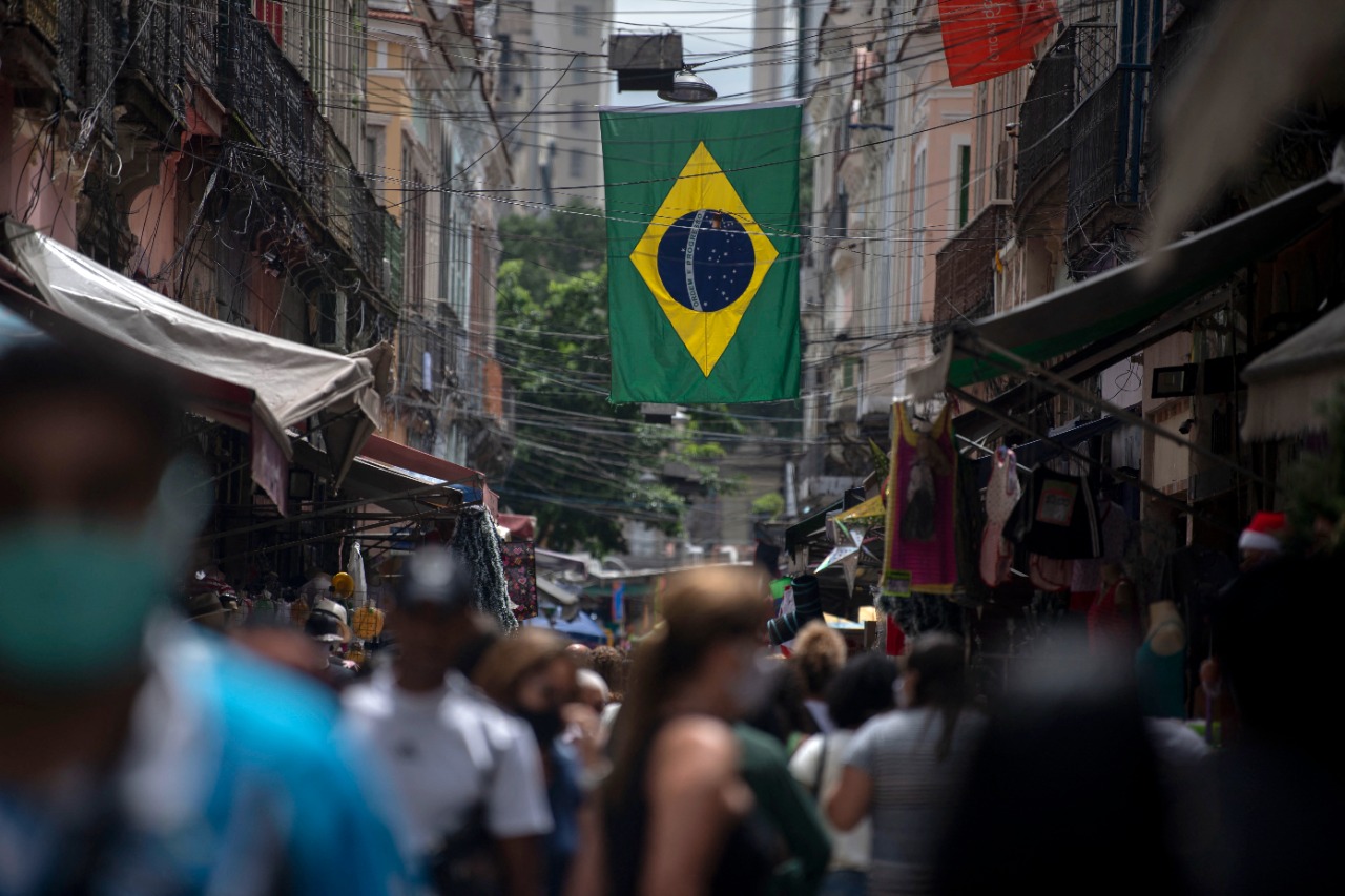 Seleção brasileira joga hoje; Confira o que abre e fecha em