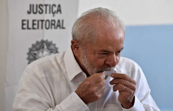 Para contribuir, é necessário preencher dados requisitados como o CPF e a data de nascimento e indicar contribuições de R$ 13 a R$ 1.064 por meio de Pix, cartão de crédito ou boleto bancário em site oficial (Crédito: AFP)