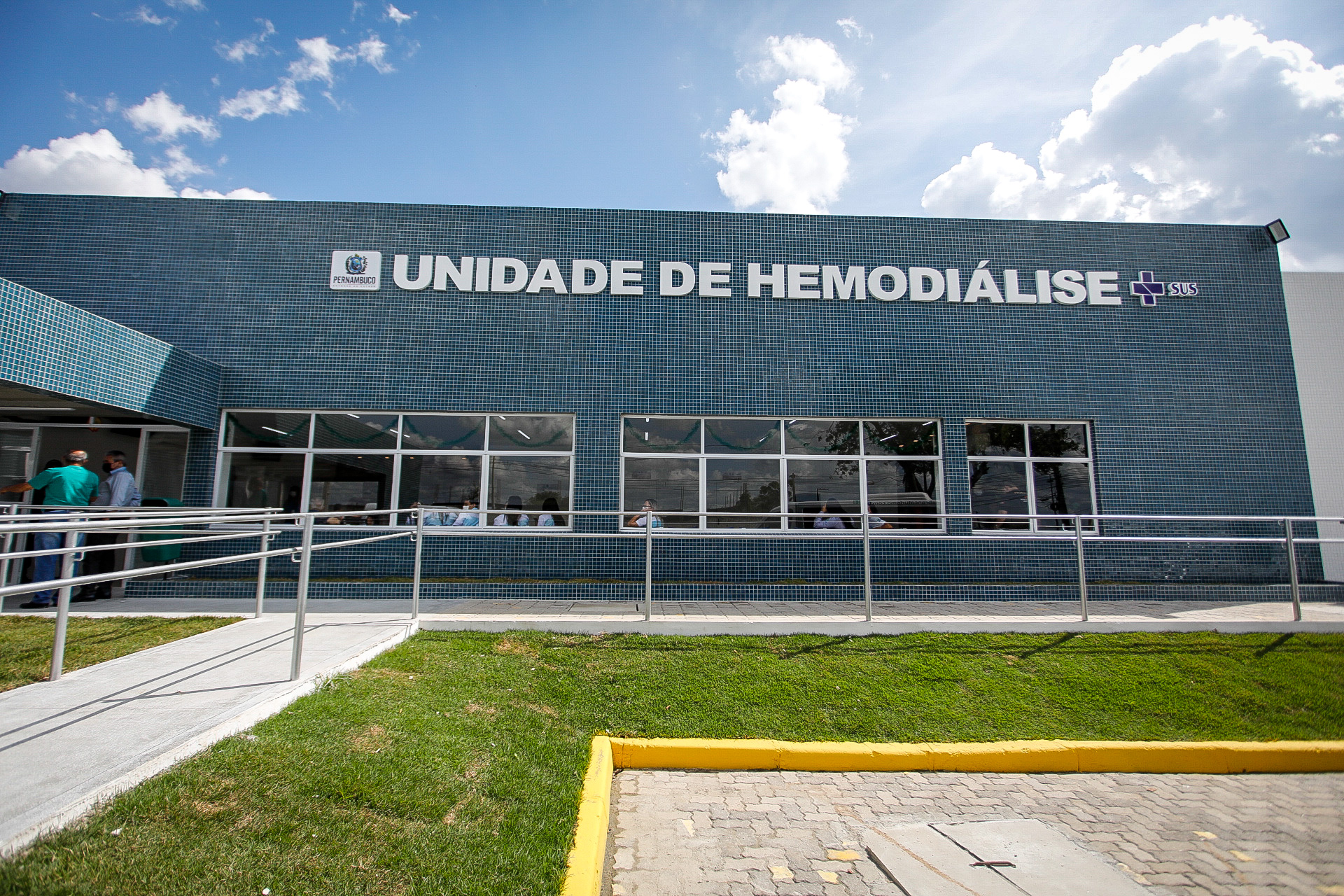 Governador Paulo Câmara inaugurou a unidade, localizada em Caruaru, nesta segunda. Ele também realizou a entrega de outras obras na região (Divulgação)