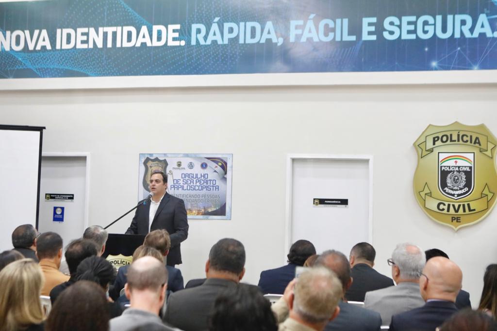 As apresentações, realizadas no Instituto de Identificação Tavares Buril, reforçam avanços para a área de segurança pública do Estado. (Foto: Hélia Scheppa/SEI)