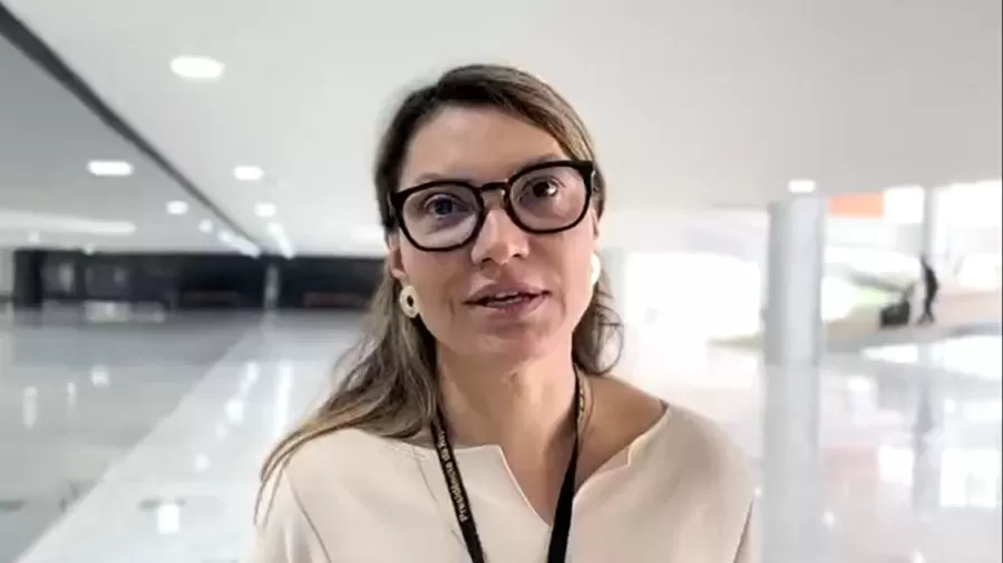 Janja dit que des extrémistes ont volé une parure en argent à Planalto