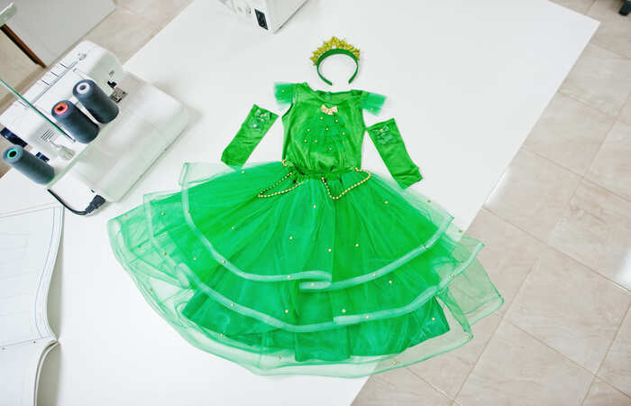Camisas, calçados, cosméticos, tecidos e adereços para fantasias e decoração de ambientes são os itens mais procurados (ASphotostudio/Envato)