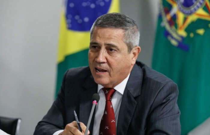 Aliado e candidato  vice-presidncia na chapa de Jair Bolsonaro, o general da reserva teria avaliado que houve fraude na eleio e que era necessrio agir. As informaes so da CNN (Crdito: Isac Nobrega/PR)