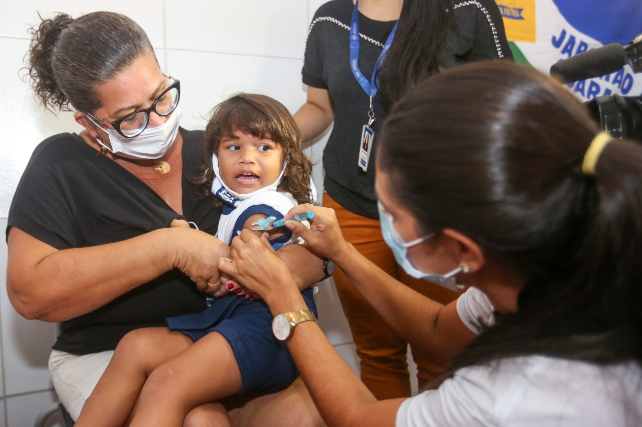 Crianças receberão a segunda dose da vacina (Chico Bezerra/PMJG)