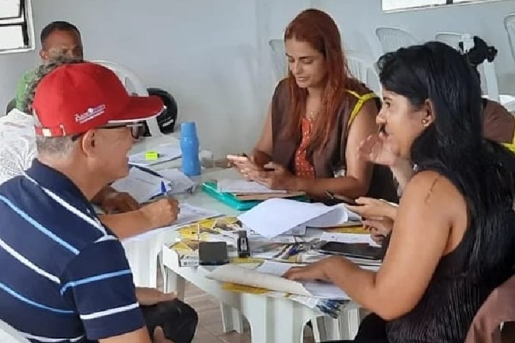 Processo  gratuito e estima beneficiar 3 mil famlias deste bairro. (Armando Fuentes)