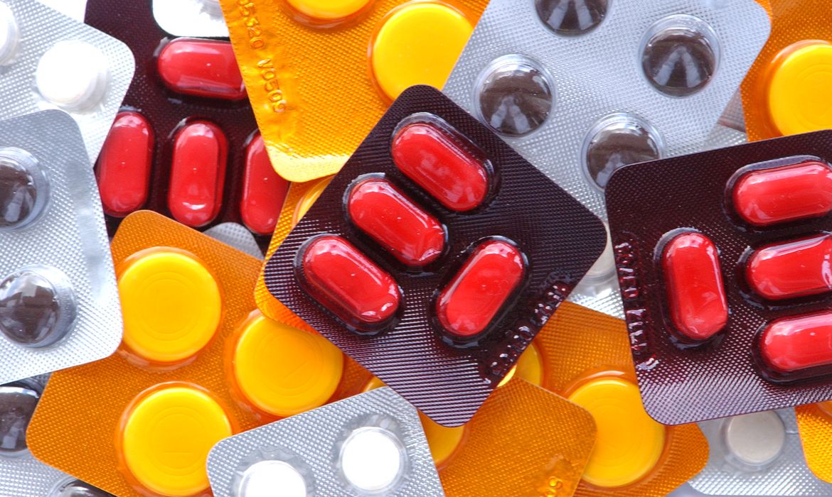 Falta de informação leva transexuais à automedicação, diz médica - Diario de Pernambuco