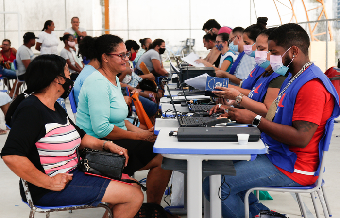 Trabalhadores rurais da fruticultura irrigada e pescadores podem solicitar o benefcio  (Divulgao)