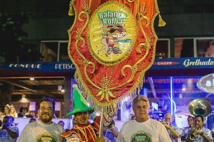 Comandado pelos amigos Andr Campos, Andr Cavalcanti e Elias Cabuzz, a agremiao volta s origens com carnaval em Boa Viagem. ( Foto: Gabi Vitria)
