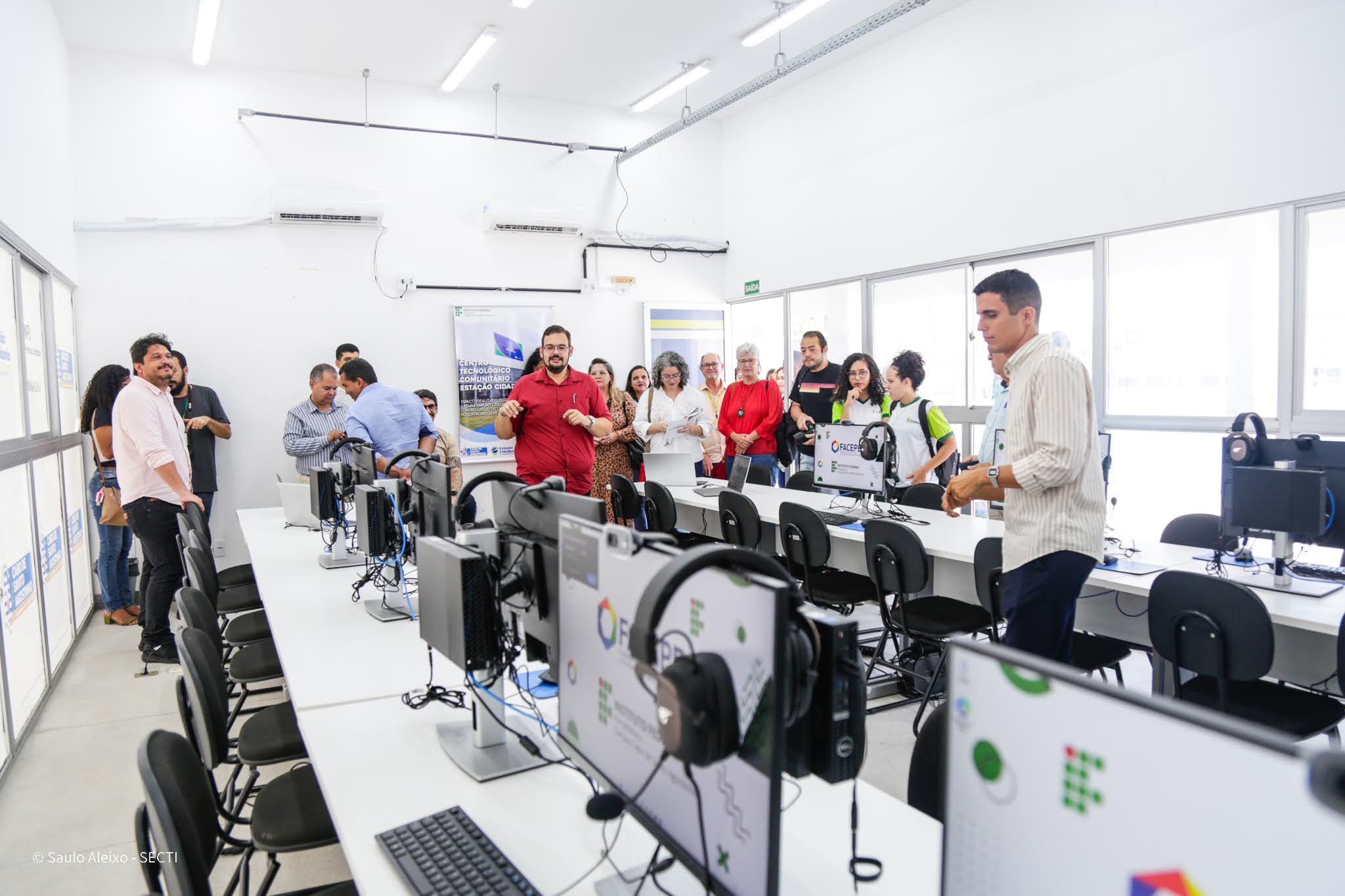 A partir de investimentos da Secretaria de Cincia, Tecnologia e Inovao, os primeiros Centros Tecnolgicos Comunitrios (CTC) comeam a ser inaugurados