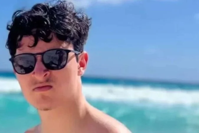Gabriel Magalhes, de 16 anos, foi esfaqueado e morreu em uma estao de metr em Toronto, no Canad. Segundo a polcia local, o ataque ocorreu de forma aleatria
 (Foto: Reproduo / Gofundme)