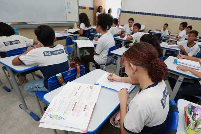 So 399 vagas para auxiliares de apoio pedaggico (Divulgao)