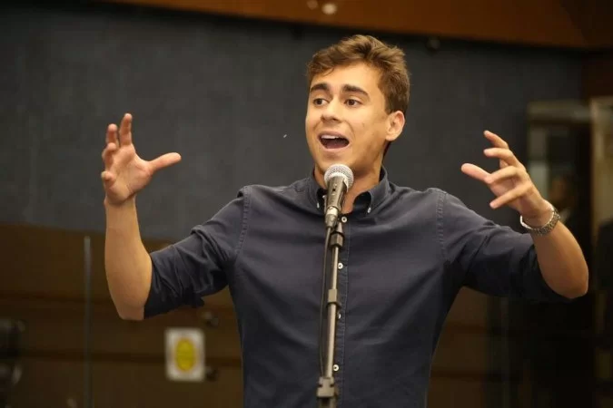 Nikolas se defendeu do rtulo de "tumultuador" e ainda disse que Janones tem liberdade para mentir e espalhar fake news
 (Foto: Karoline Barreto/CMBH)