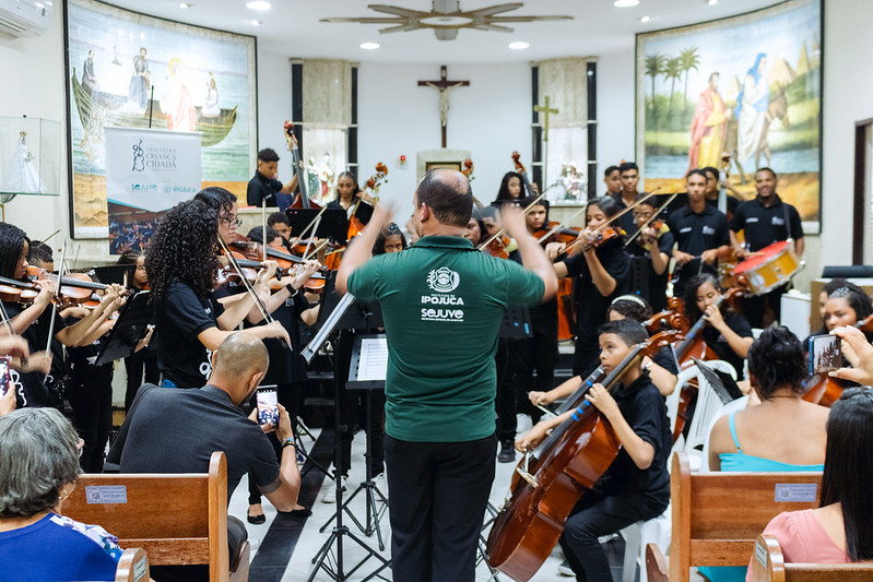 A Orquestra Criana Cidad realiza o ltimo preparo para o seu primeiro concerto internacional deste ano. No Recife, a orquestra far uma apresentao especial do que ser exibido no evento de Pentecostes, em Israel (Divulgao)