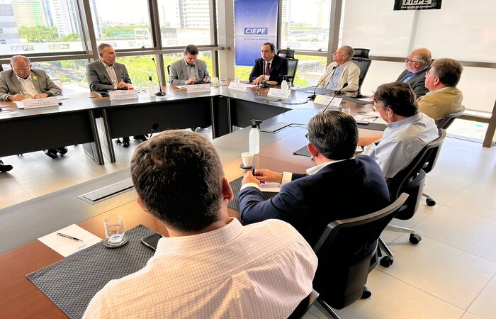 Presidente do BNB debateu sobre desburocratizao e agilidade para concesso de crdito (Foto: Divulgao )