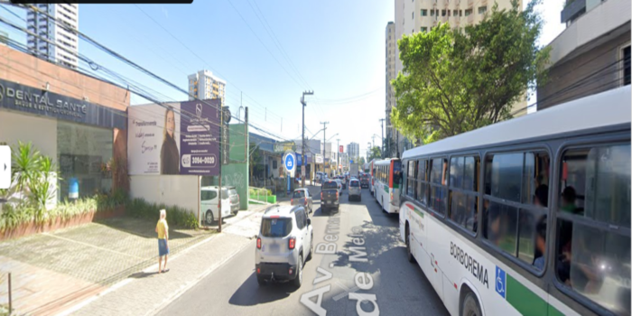 O assalto aconteceu em frente ao Edifcio Bosque das Gaivotas 
 (Foto: Reproduo/Google Street View)