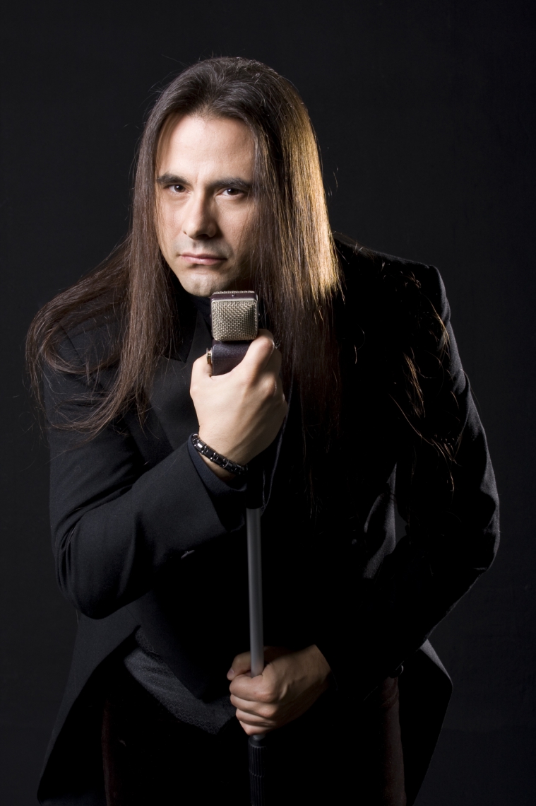 Segunda parte do documentário sobre o ex-vocalista do Angra foi anunciada (Ulisses Matandos / Divulgação) Segunda parte do documentário sobre o ex-vocalista do Angra foi anunciada (Ulisses Matandos / Divulgação)