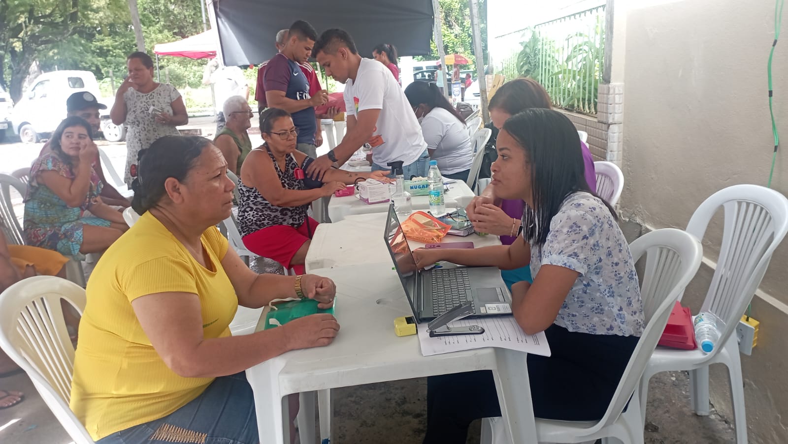 A iniciativa segue, semanalmente, para diferentes bairros do municpio
 (Divulgao/Cecilia Souza)