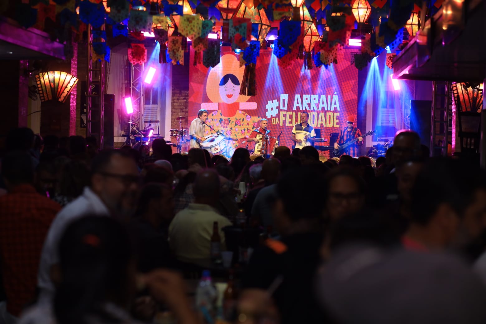 17/06 - SÁBADO TEM MEGA FESTA JUNINA