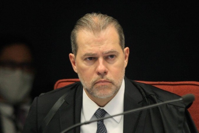 Voto do ministro do STF foi dado em sesso que retomou o julgamento de ao que questiona o pagamento de remunerao mnima para a categoria. Para magistrado, no setor privado, valor deveria ser negociado entre patres e empregados (crdito: Nelson Jr./SCO/STF)