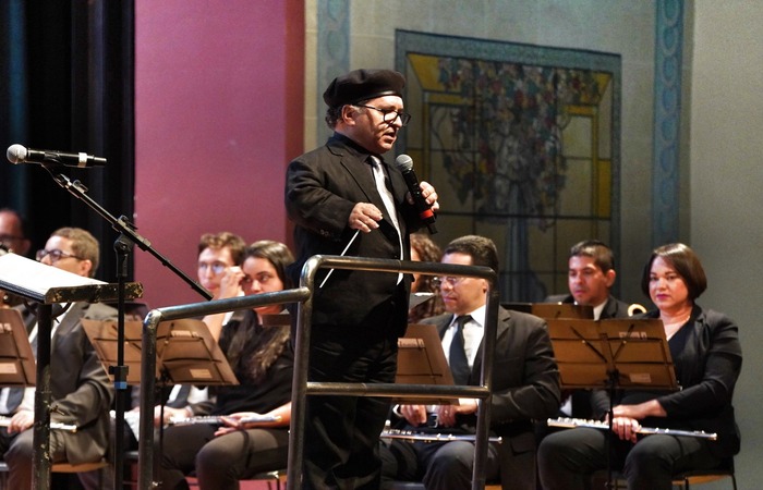  (Diretor musical e violonista Nenu Liberalquino)