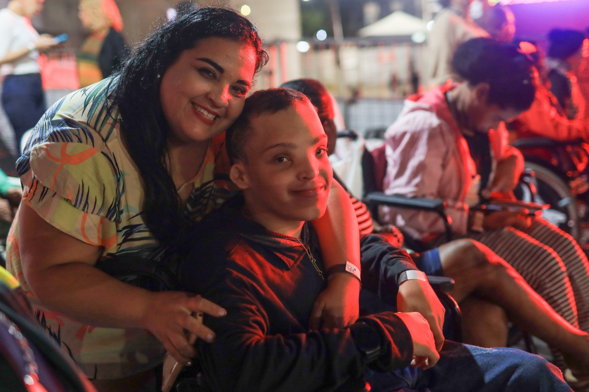 Crianas e adolescentes atendidos pelo programa assistiram aos shows em camarote exclusivo e com acessibilidade (Foto: Marlon Diego/SDSCJPVD)