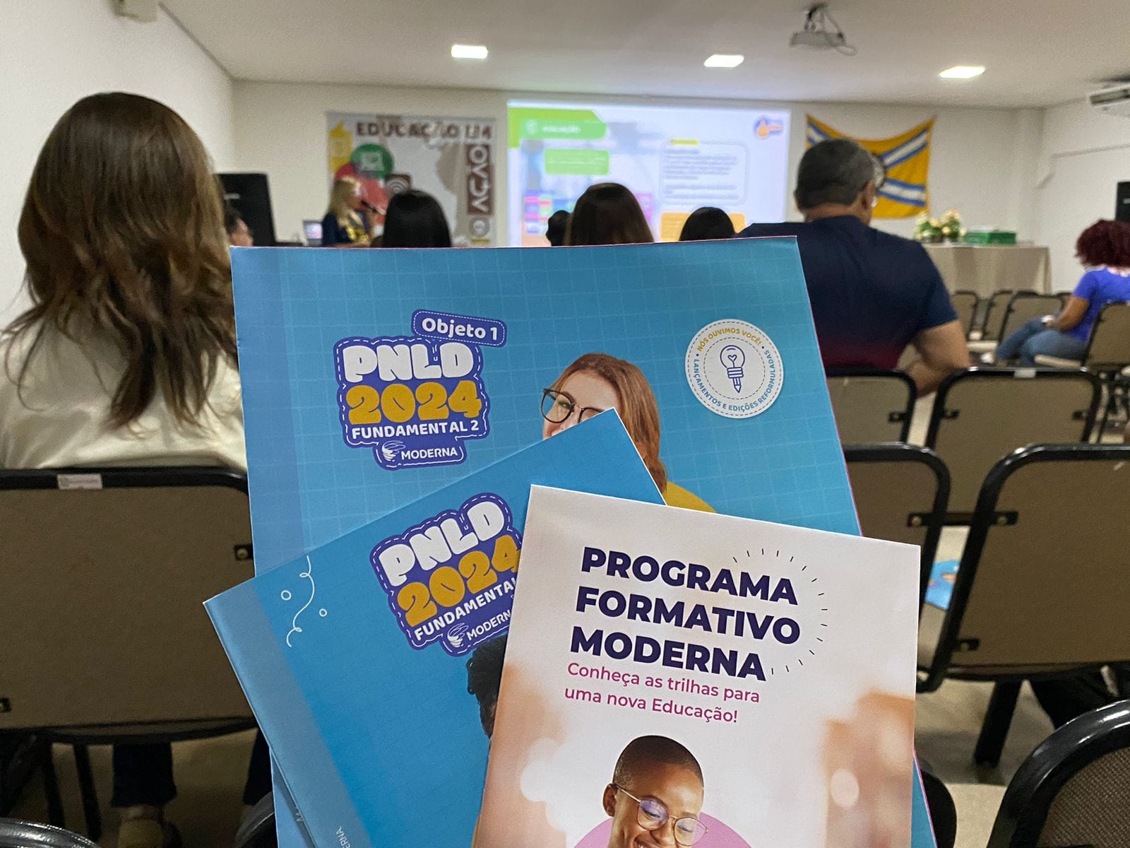 Editoras habilitadas pelo MEC participam do processo  (Divulgao)