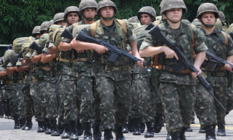 Oficial e Sargento Temporários do Exército