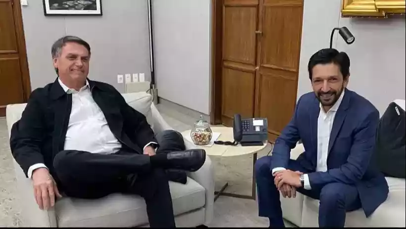 Bolsonaro se reunia com o prefeito de So Paulo, Ricardo Nunes (MDB), quando foi questionado por jornalistas (Divulgao/PL)
