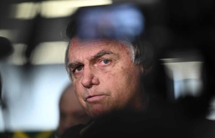 Defesa diz que Bolsonaro coloca " disposio do Poder Judicirio sua movimentao bancria" (Foto: MAURO PIMENTEL/AFP)