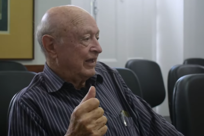 José Murilo de Carvalho estava internado em um hospital particular do Rio de Janeiro (Foto: Reprodução/Youtube IESP - UERJ)