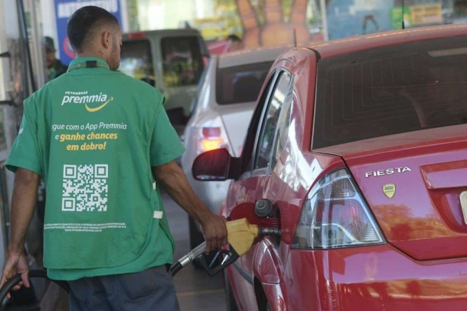 No ano, variação acumulada do preço de venda de gasolina às distribuidoras é uma redução de R$ 0,15 por litro (Ed Alves/CB/DA.Press)