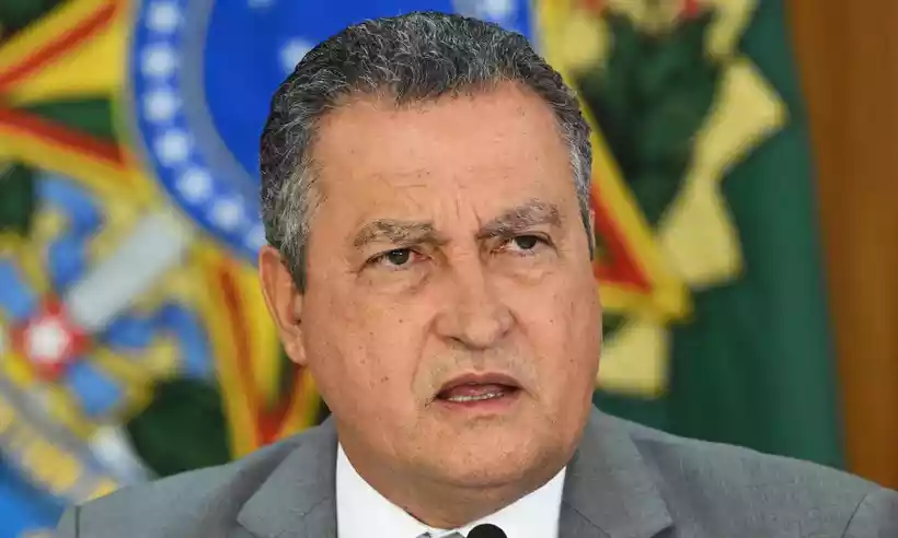Ministro disse que h 'sobra de energia' no pas e que apago foi causado por 'falha tcnica' (foto: EVARISTO SA/AFP)