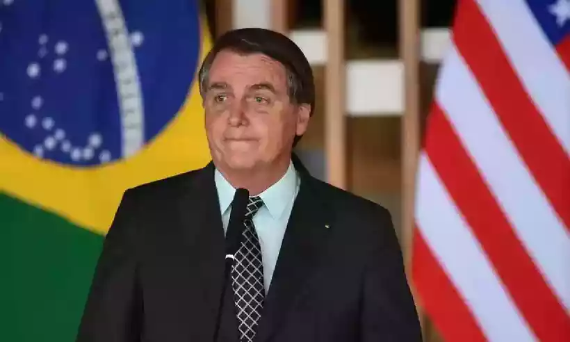 Defesa de Bolsonaro nega declaraes do hacker e afirma que vai representar contra o homem (foto: Reproduo/AFP)