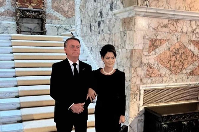 Moraes autoriza quebra de sigilo bancrio de Bolsonaro e Michelle (foto: Reproduo/Twitter)